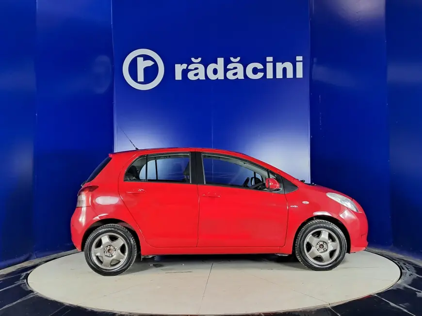 Toyota YARIS Hatchback 2008