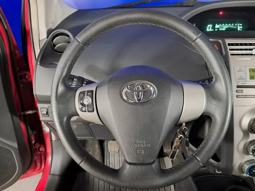 Toyota YARIS Hatchback 2008