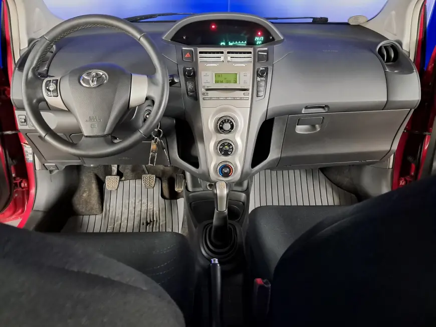 Toyota YARIS Hatchback 2008