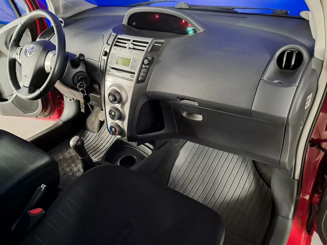 Toyota YARIS Hatchback 2008