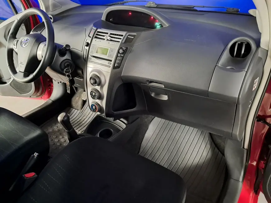 Toyota YARIS Hatchback 2008