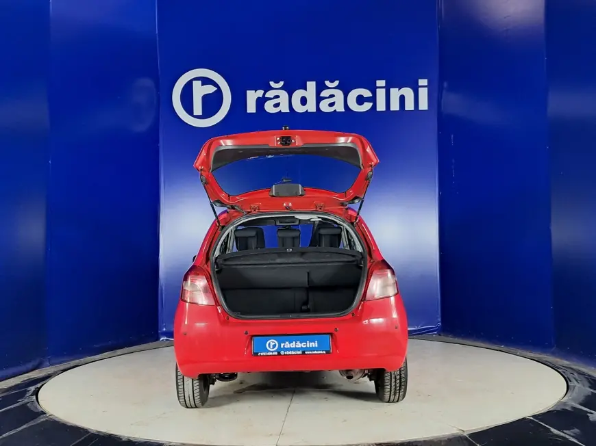 Toyota YARIS Hatchback 2008