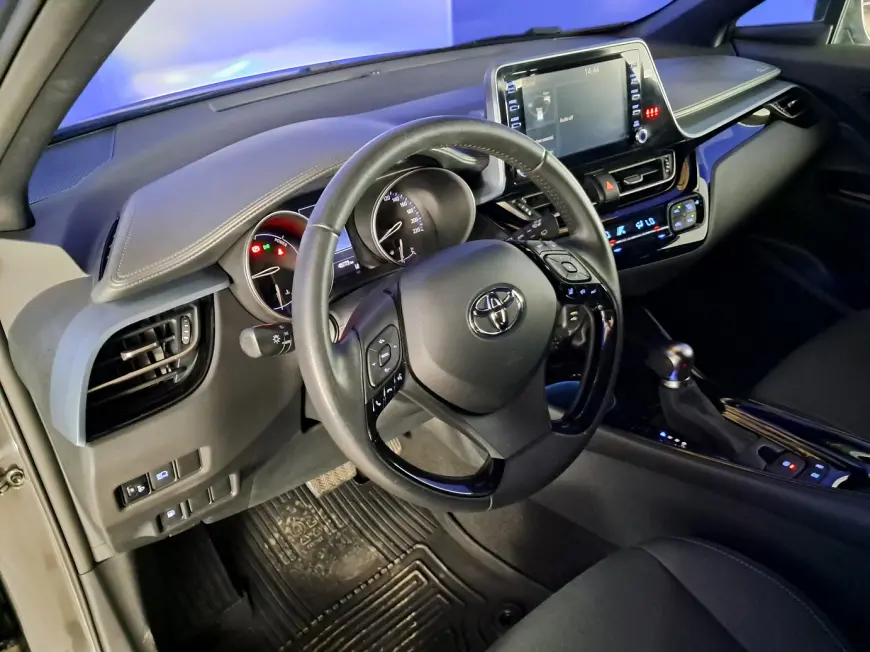 Toyota C-HR SUV 2021