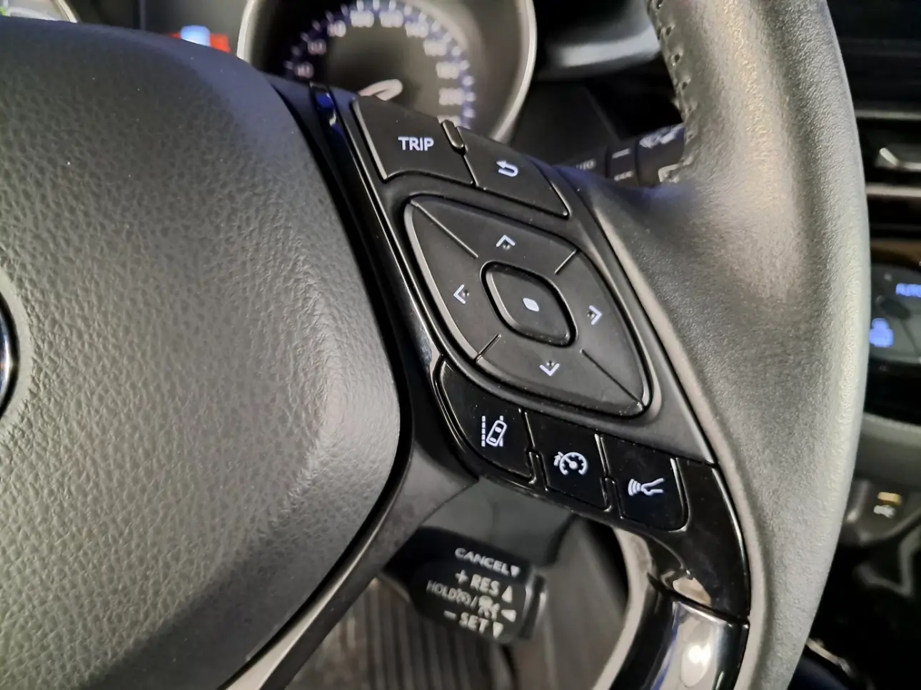 Toyota C-HR SUV 2021