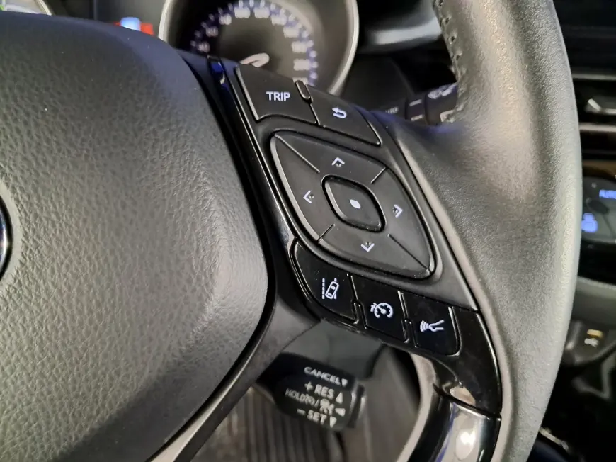 Toyota C-HR SUV 2021