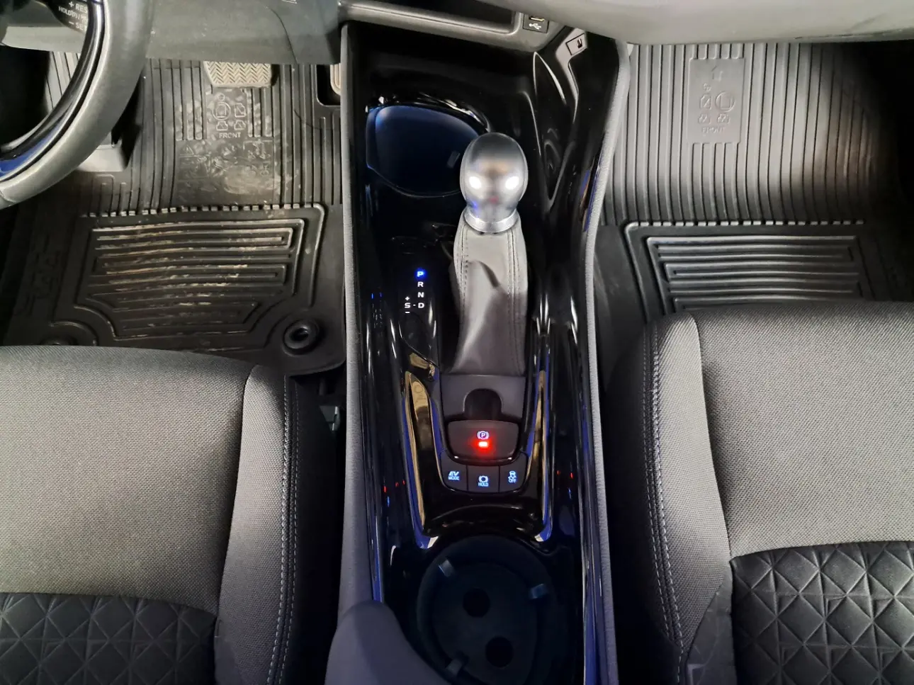 Toyota C-HR SUV 2021