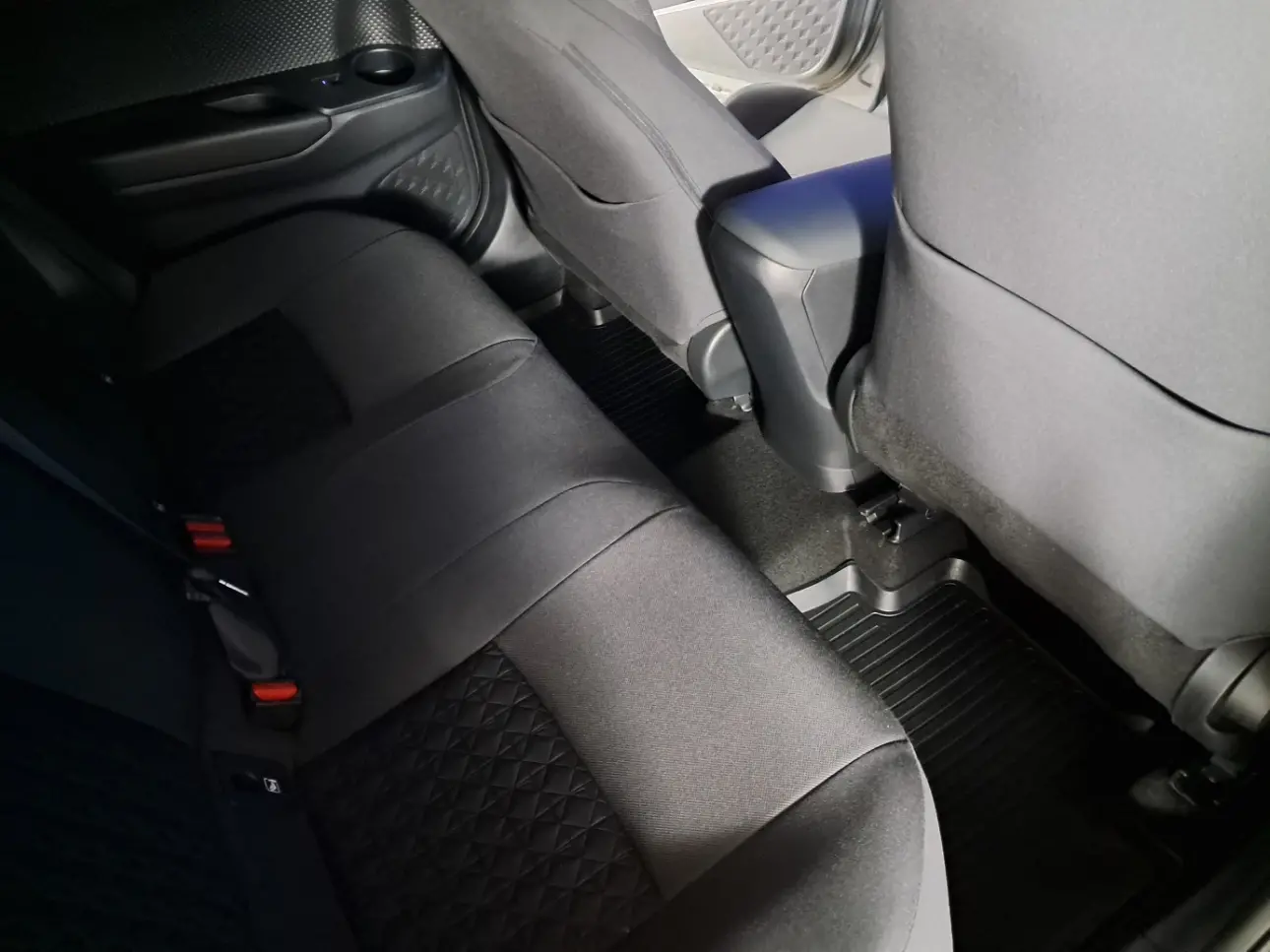 Toyota C-HR SUV 2021