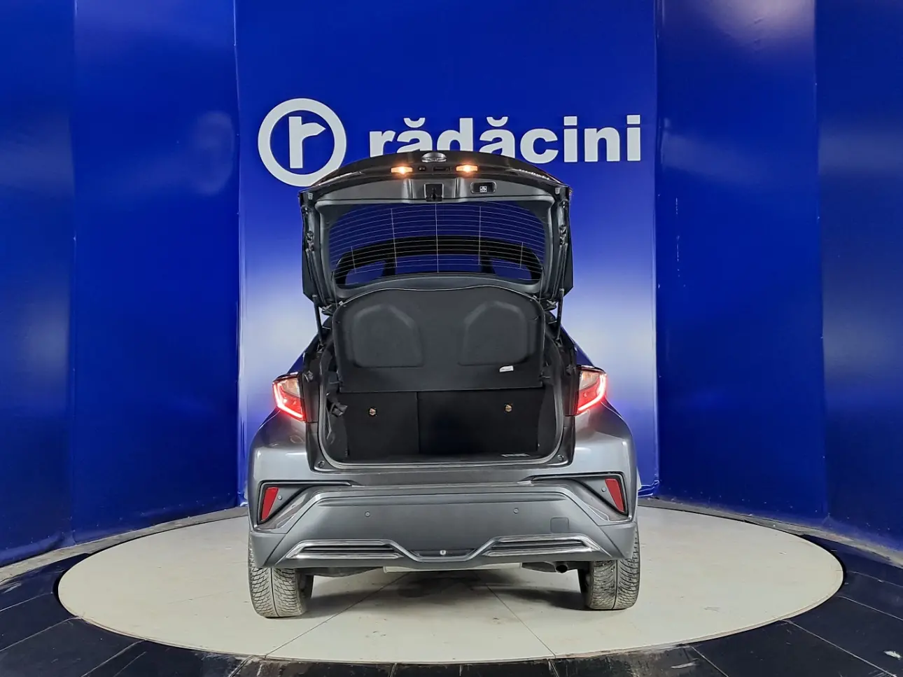 Toyota C-HR SUV 2021