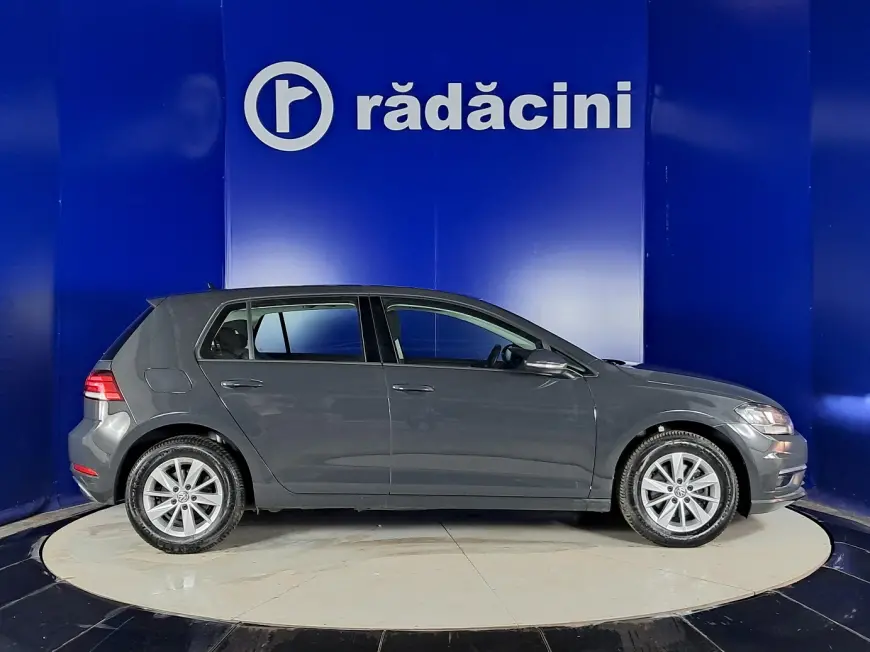 Volkswagen GOLF Hatchback 2019