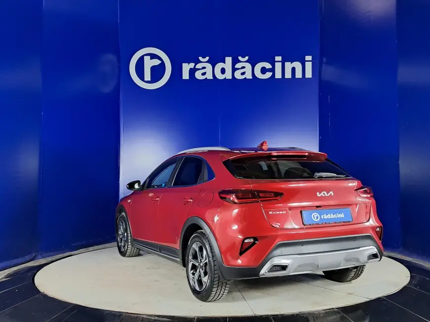 Kia XCEED Hatchback 2021