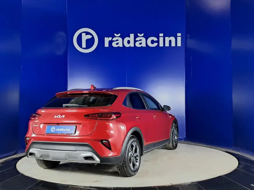 Kia XCEED Hatchback 2021