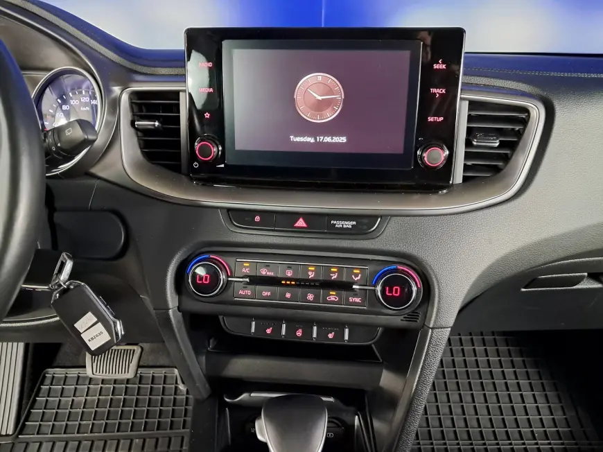 Kia XCEED Hatchback 2021