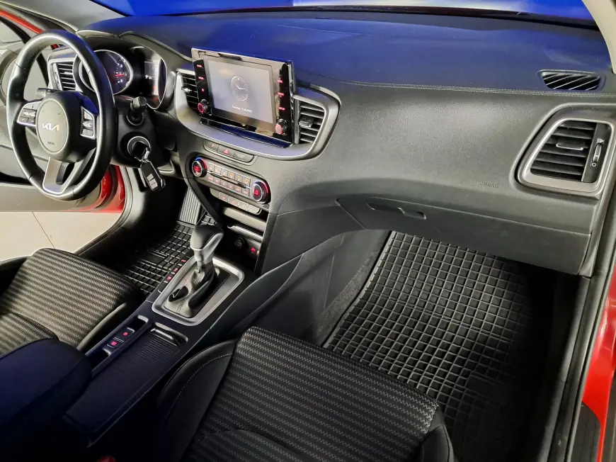 Kia XCEED Hatchback 2021