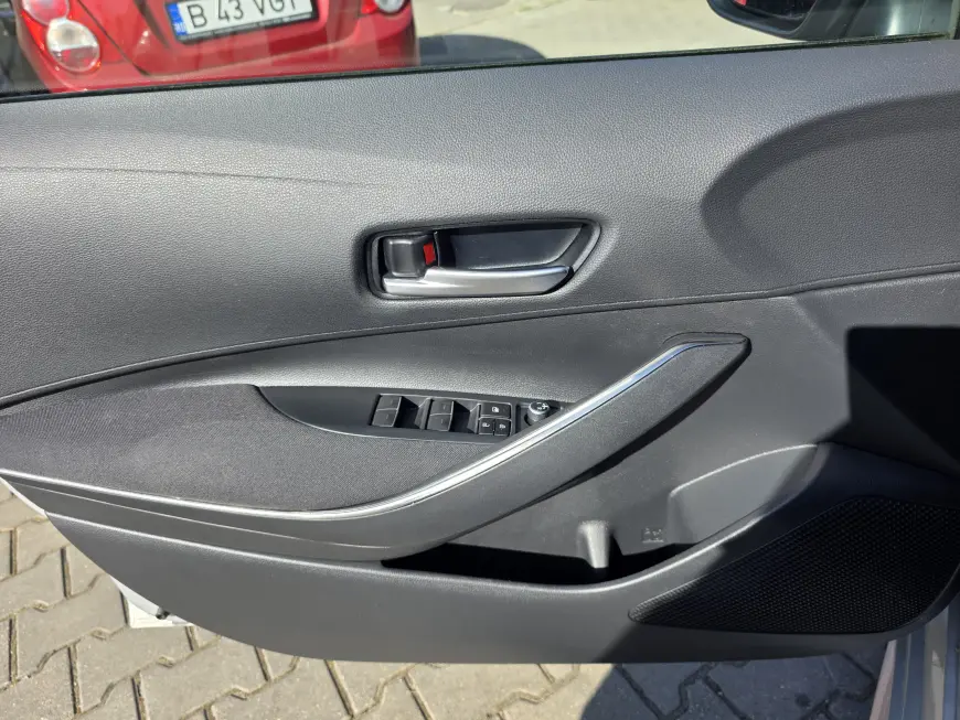 TOYOTA COROLLA HB 1.8 HYBRID DYNAMIC E-CVT 2021