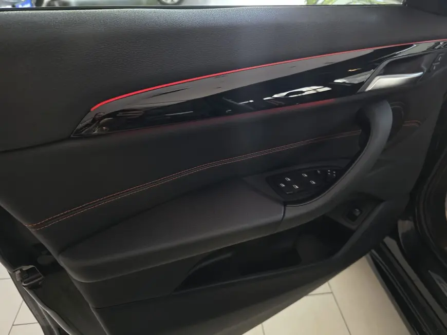 BMW X1 2.0 xDrive18d 150CP AT SPORT LINE 2021