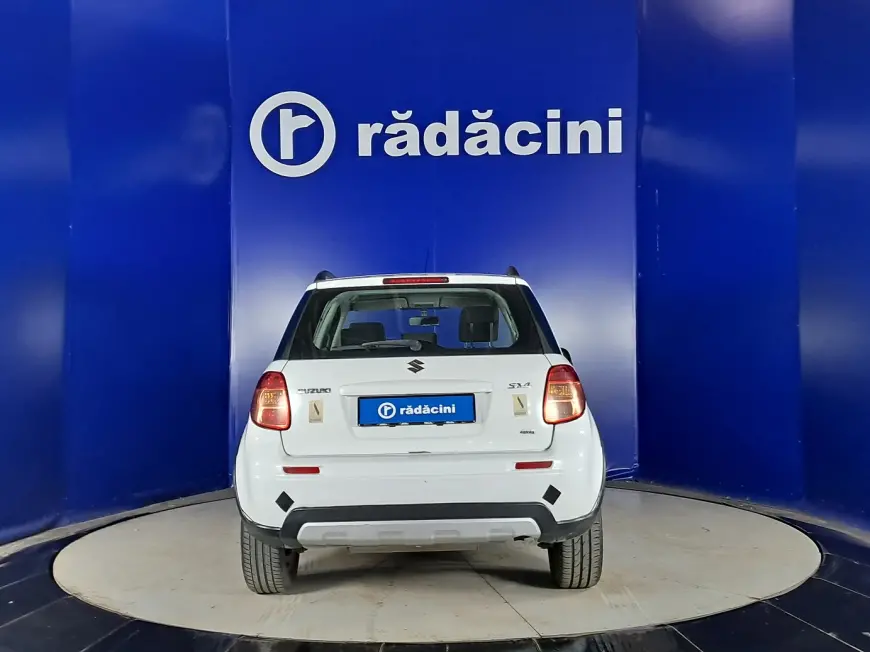 Suzuki SX4 SUV 2011