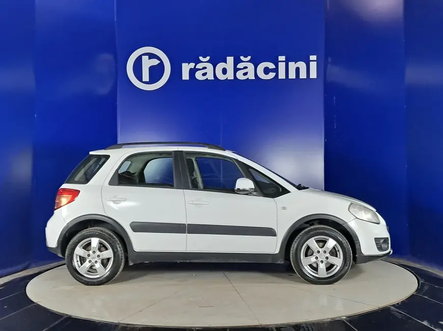 Suzuki SX4 SUV 2011