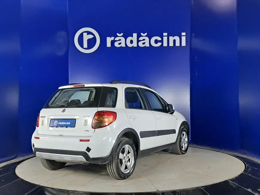 Suzuki SX4 SUV 2011