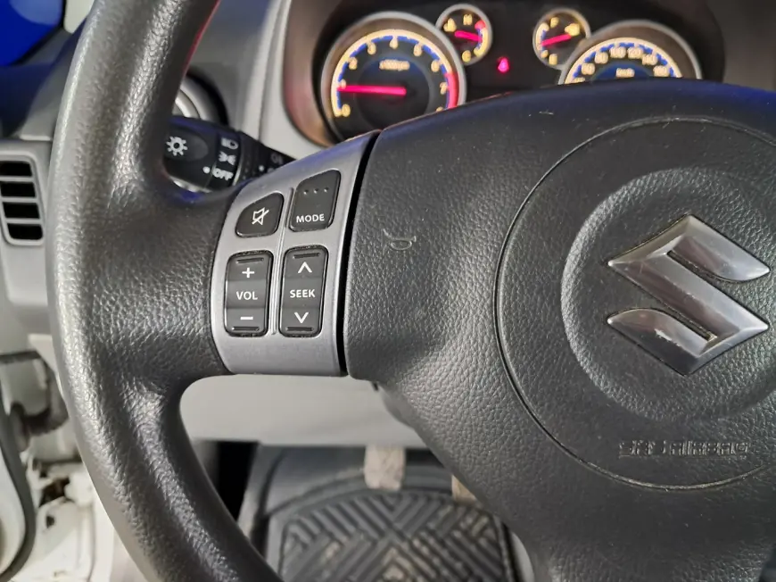 Suzuki SX4 SUV 2011