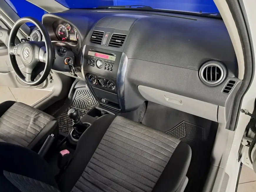 Suzuki SX4 SUV 2011