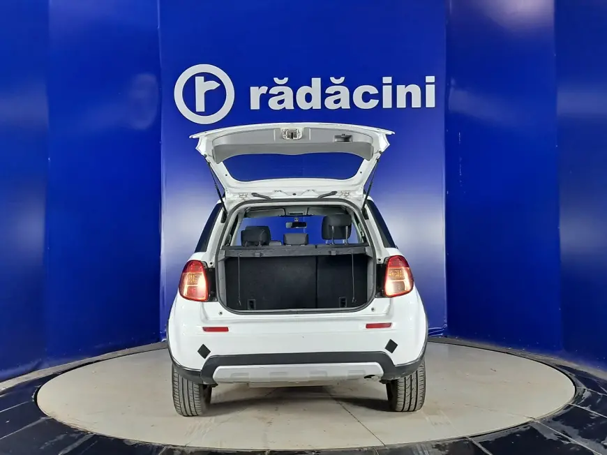 Suzuki SX4 SUV 2011