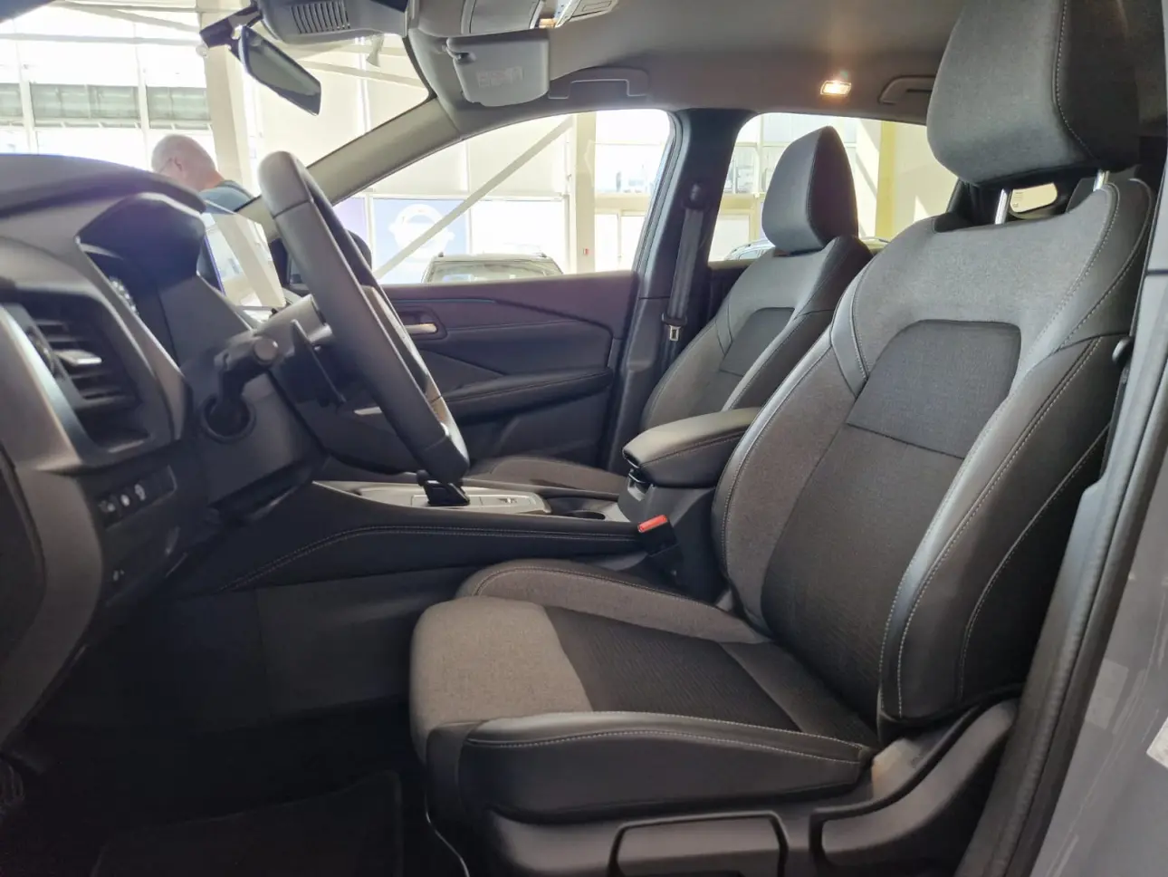 Nissan Qashqai 1.3 l Mild-Hybrid 156 CP X-Tronic N-CONNECTA 2024