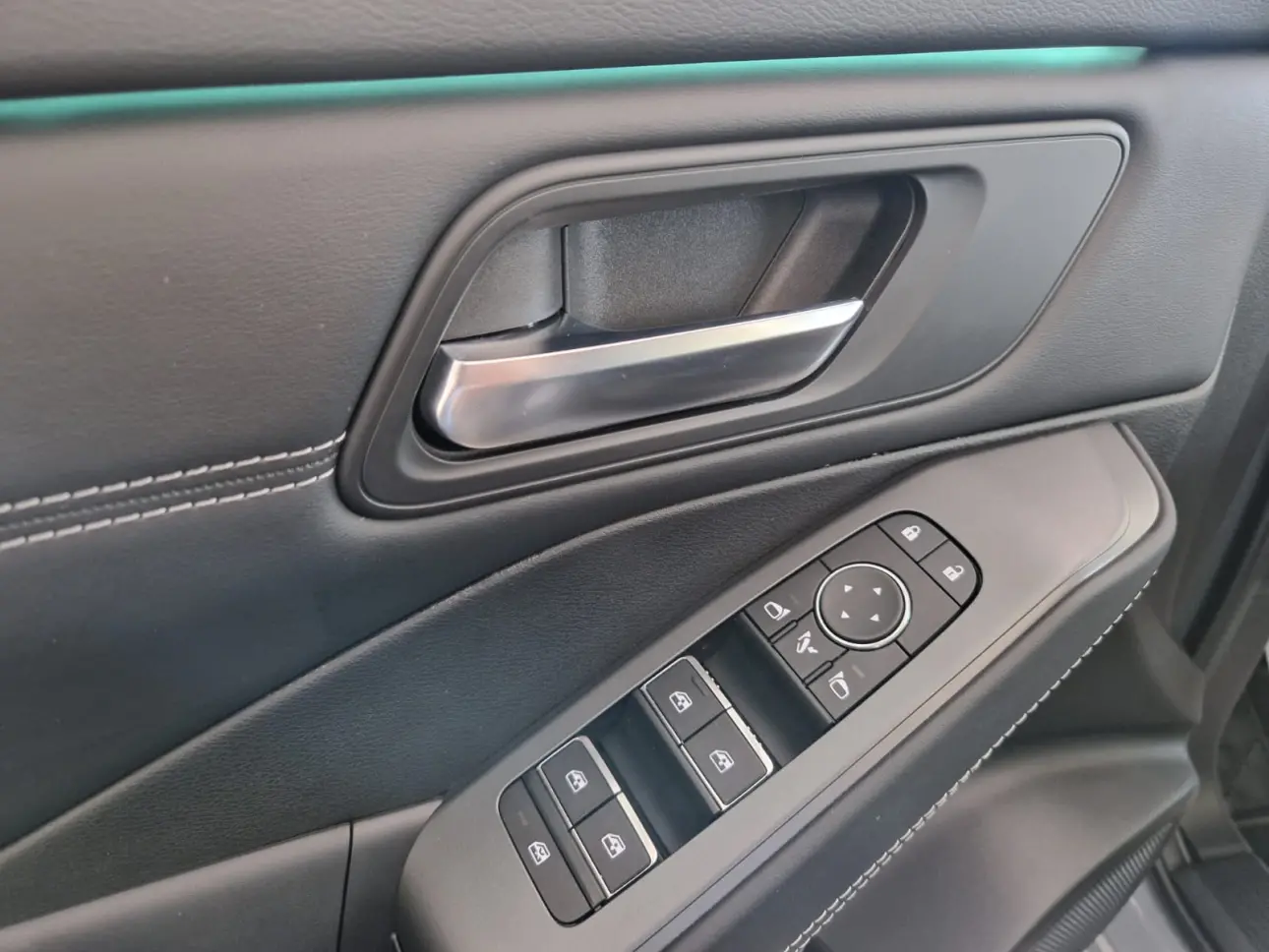 Nissan Qashqai 1.3 l Mild-Hybrid 156 CP X-Tronic N-CONNECTA 2024