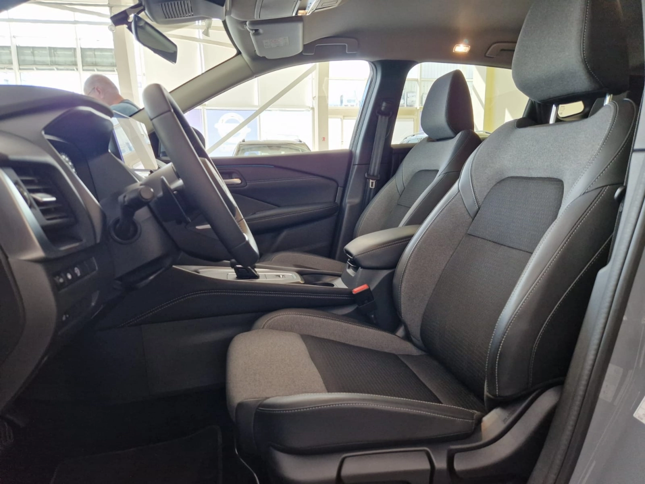 NISSAN QASHQAI 1.3 l Mild-Hybrid 156 CP X-Tronic N-CONNECTA 2024