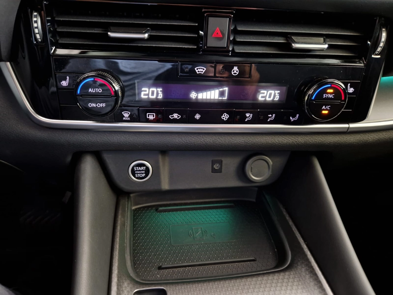 NISSAN QASHQAI 1.3 l Mild-Hybrid 156 CP X-Tronic N-CONNECTA 2024