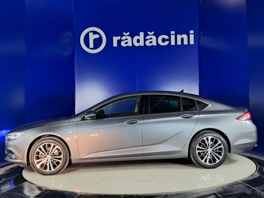 Opel INSIGNIA Sedan 2020