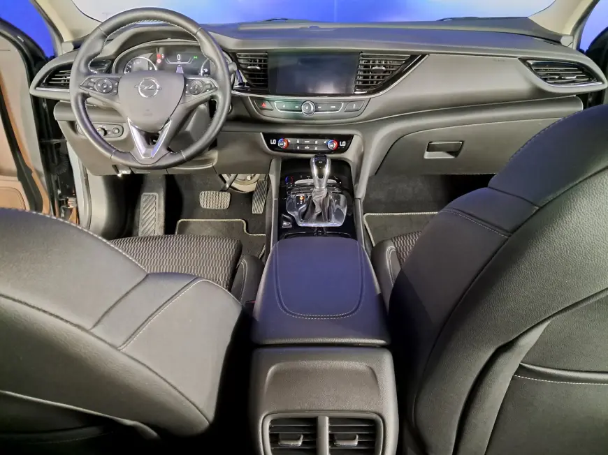 Opel INSIGNIA Sedan 2020