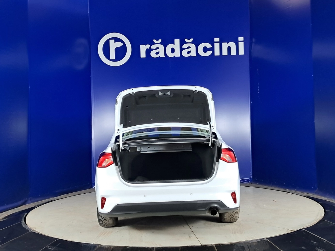 Ford FOCUS Sedan 2020