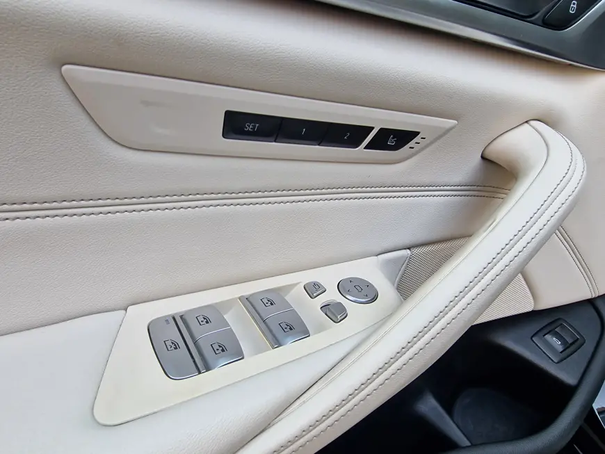 BMW Seria 5 518d Luxury Line 150cp 2022