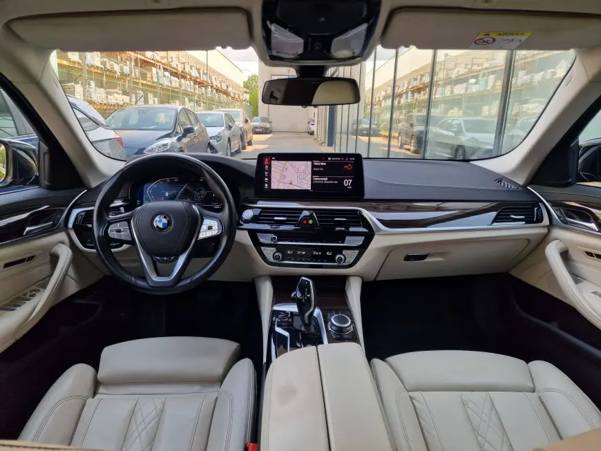 BMW Seria 5 518d Luxury Line 150cp 2022