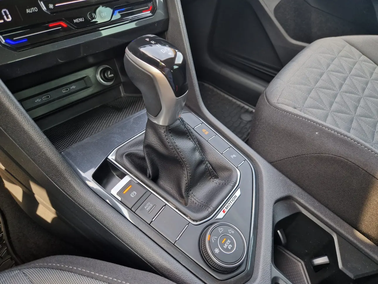 VOLKSWAGEN TIGUAN 2.0 TDI 150CP DSG 4MOTION LIFE 2021