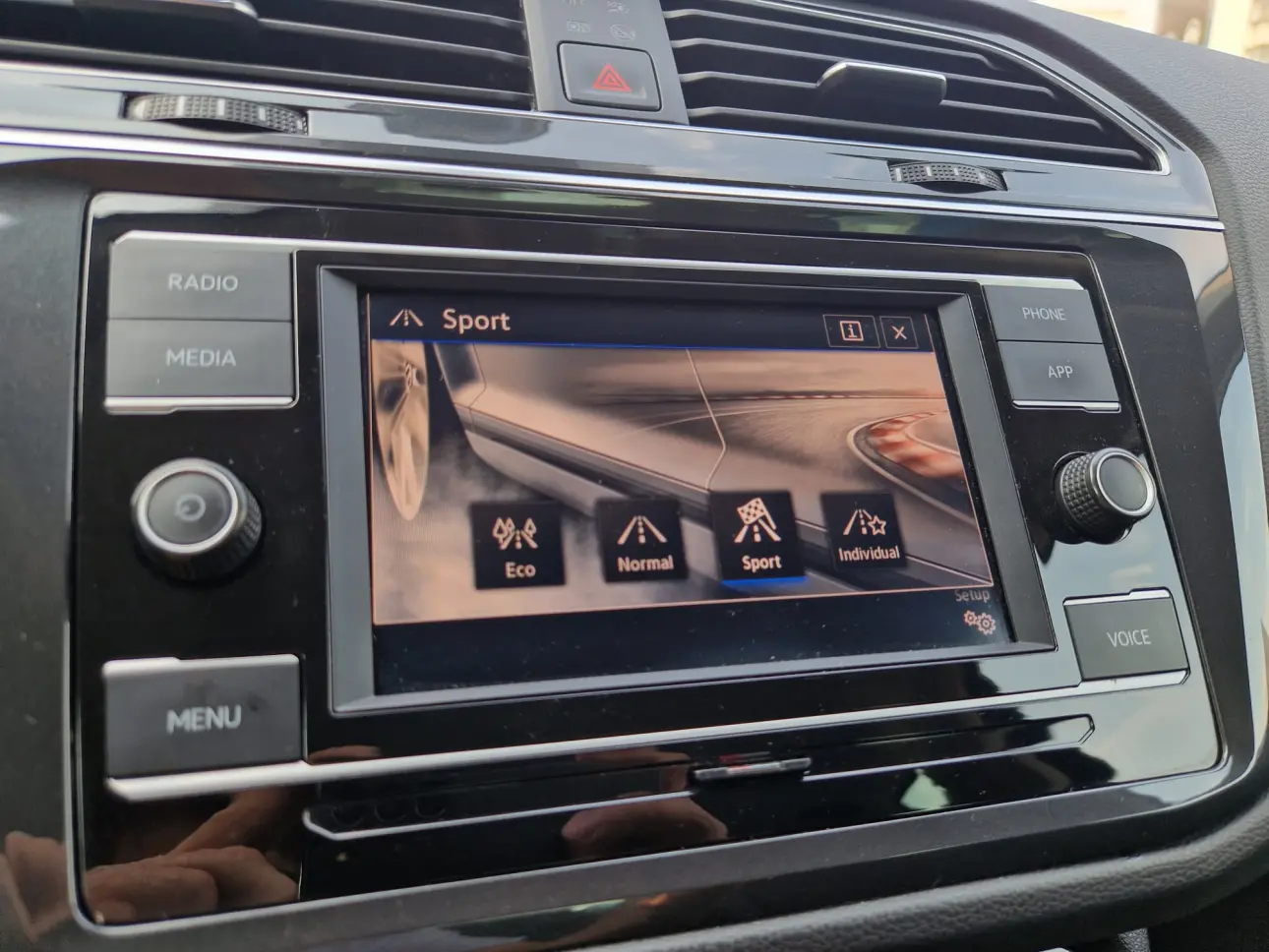 VOLKSWAGEN TIGUAN 2.0 TDI 150CP DSG 4MOTION LIFE 2021