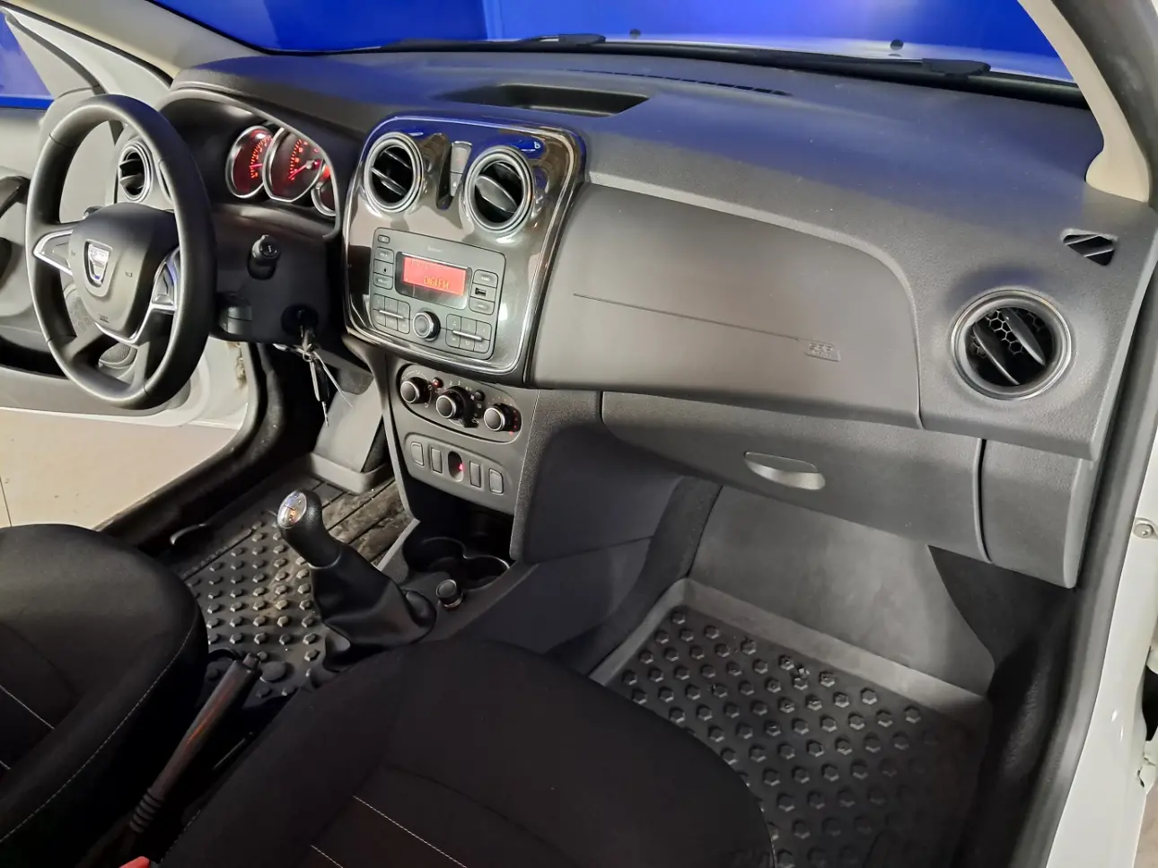 DACIA LOGAN