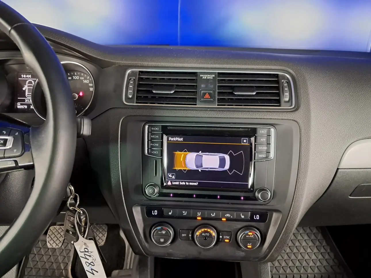VOLKSWAGEN JETTA