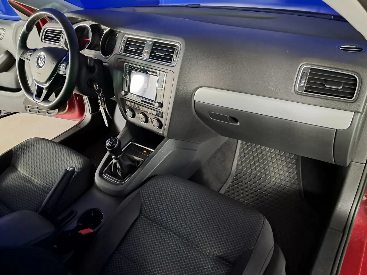 VOLKSWAGEN JETTA