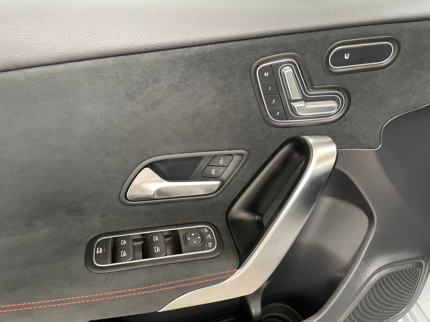MERCEDES BENZ A 200 MHEV 7G-DCT 2024 AMG Line