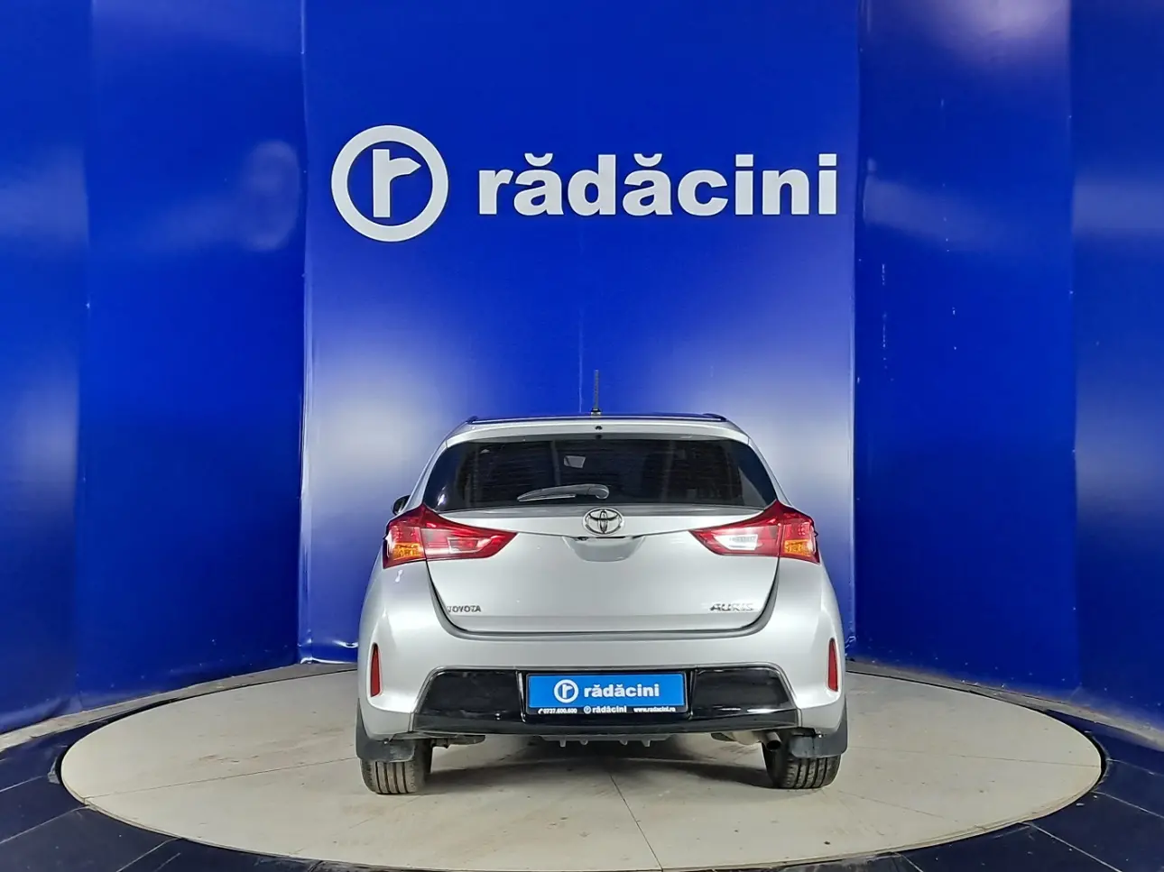 TOYOTA AURIS