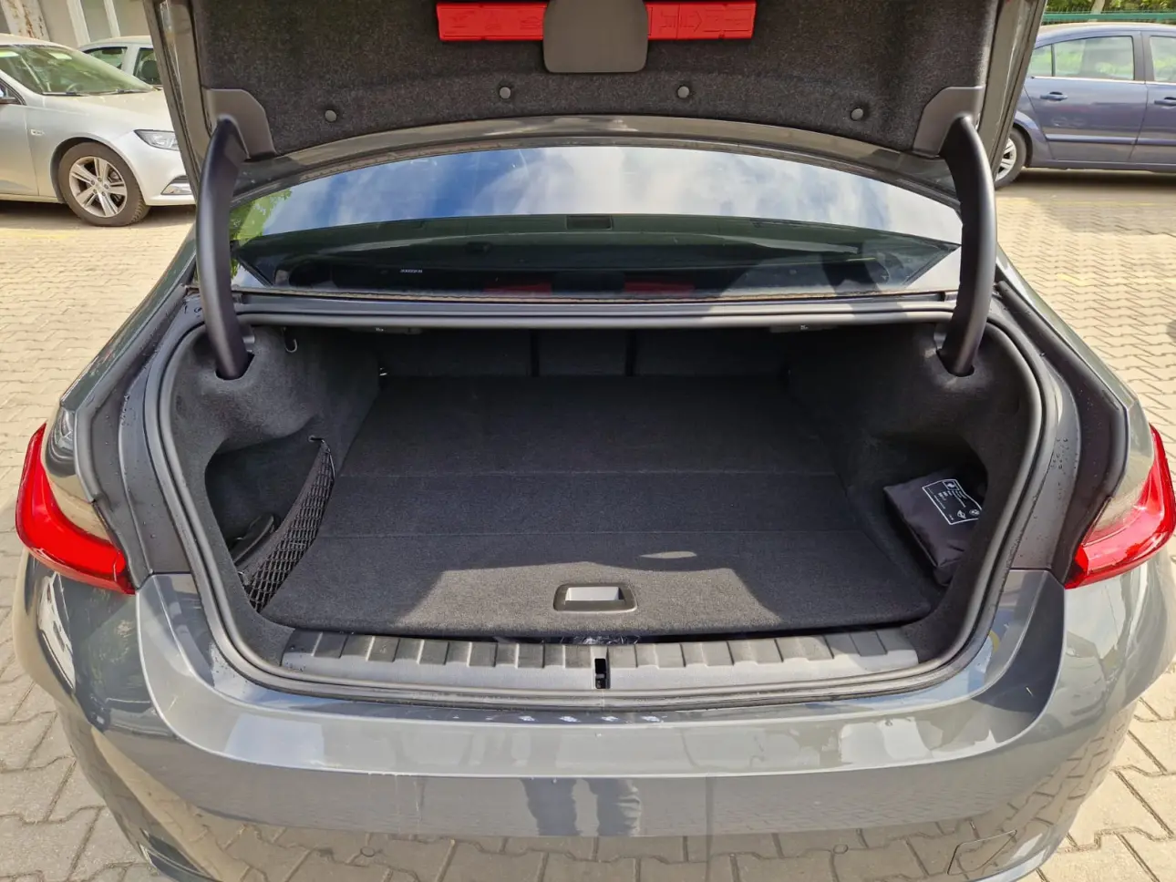BMW SERIA 3 320e Business - Hybrid - Automatic - 163 CP