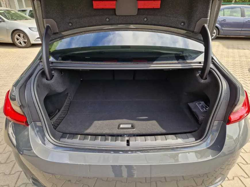 BMW SERIA 3 320e Business - Hybrid - Automatic - 163 CP