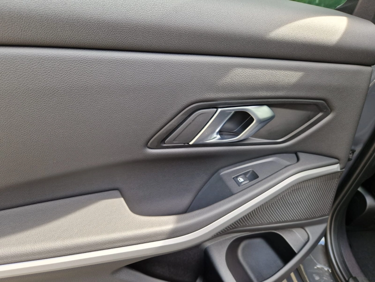 BMW SERIA 3 320e Business - Hybrid - Automatic - 163 CP