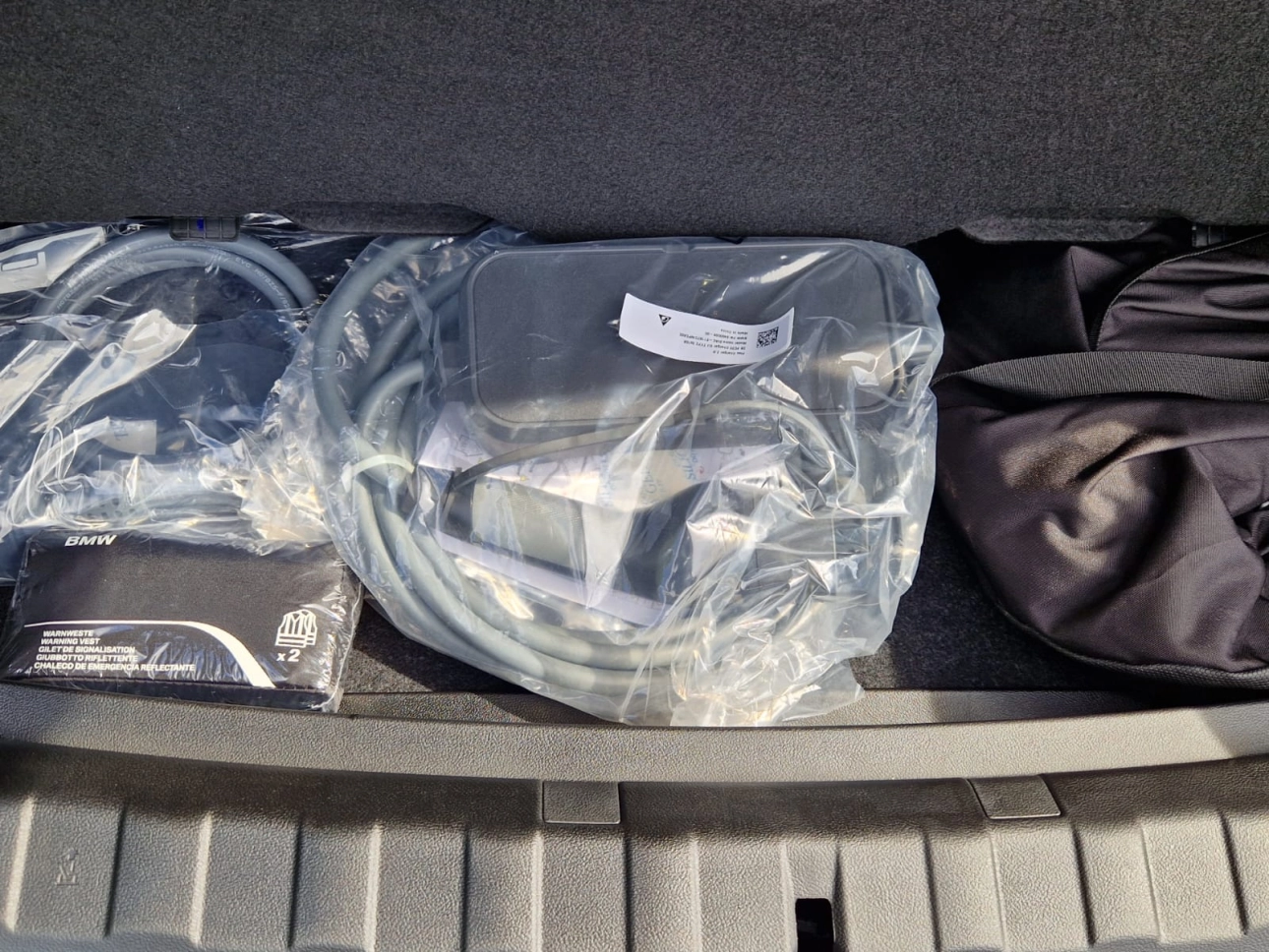 BMW SERIA 3 320e Business - Hybrid - Automatic - 163 CP