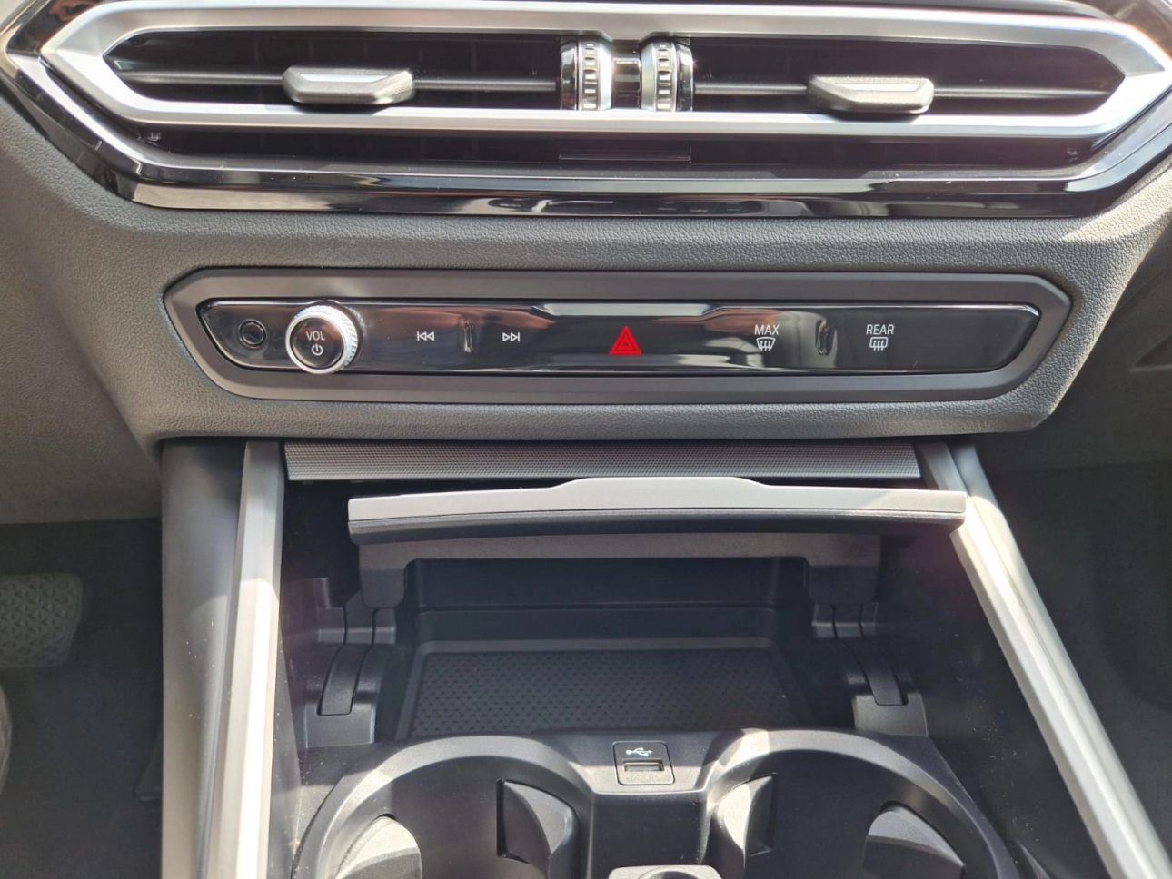 BMW SERIA 3 320e Business - Hybrid - Automatic - 163 CP