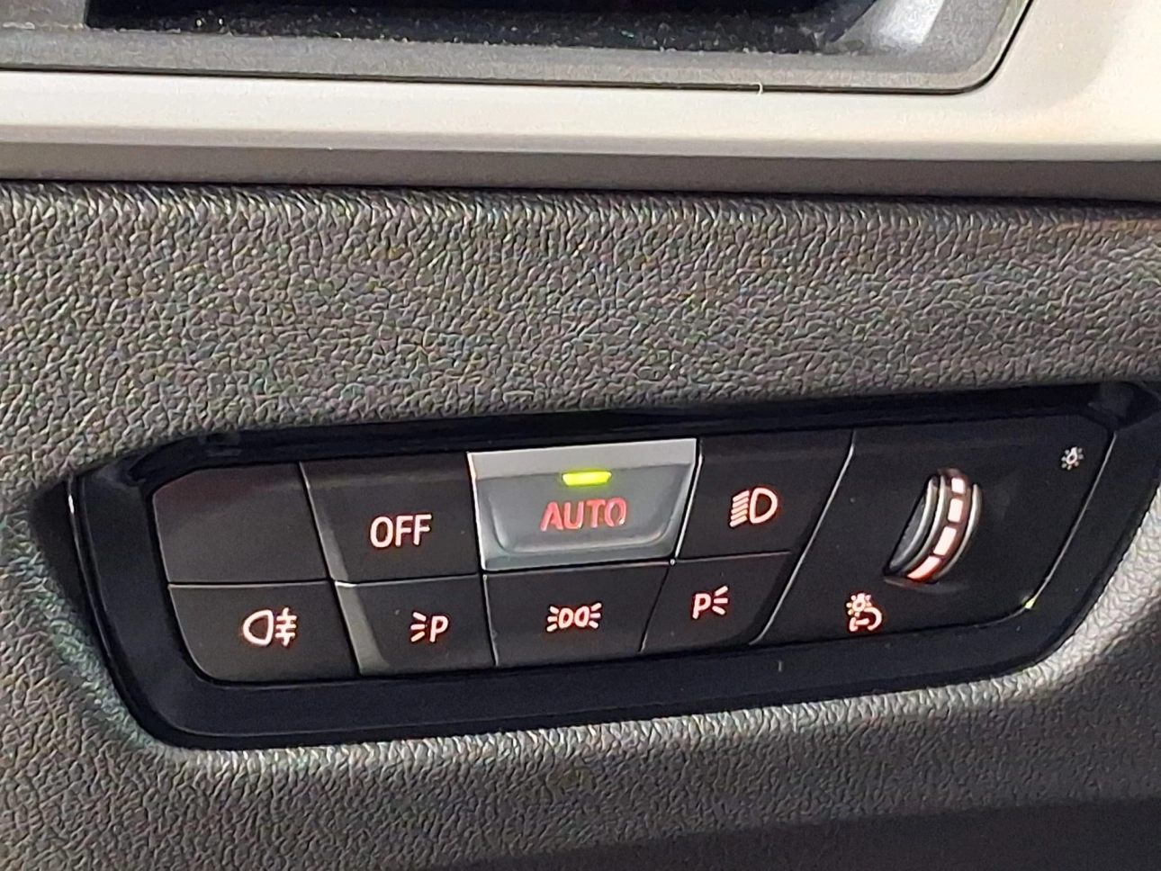 BMW SERIA 3 320e Business - Hybrid - Automatic - 163 CP