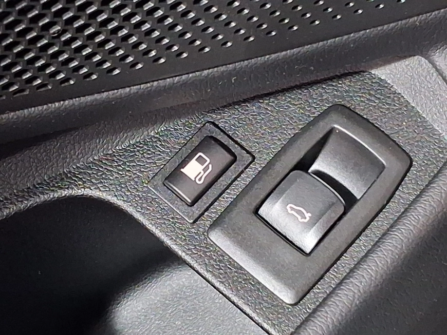 BMW SERIA 3 320e Business - Hybrid - Automatic - 163 CP