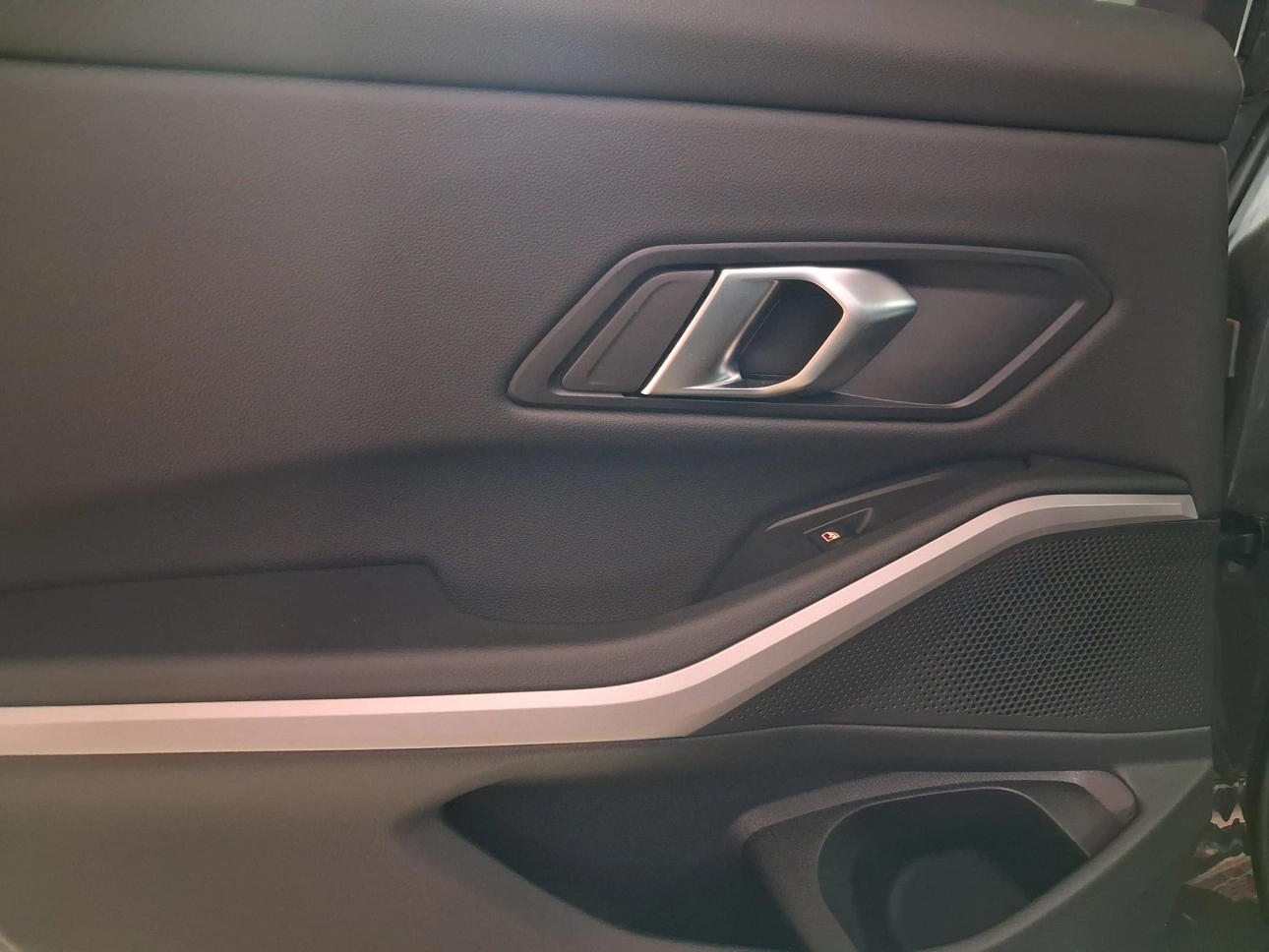 BMW SERIA 3 320e Business - Hybrid - Automatic - 163 CP