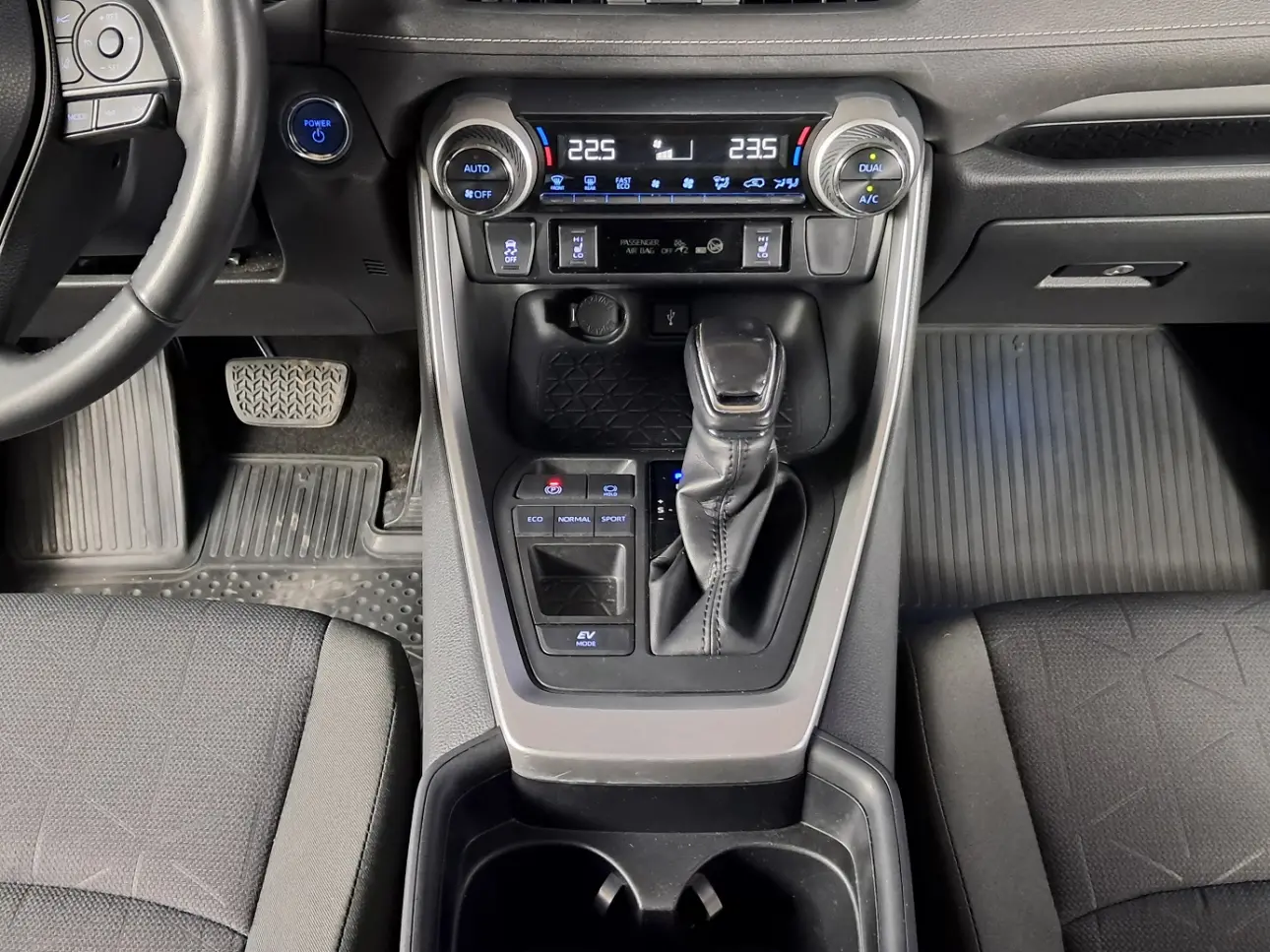 TOYOTA RAV 4